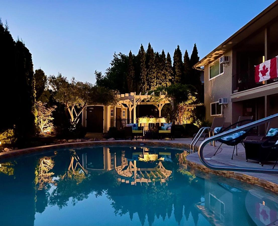 A Vista Villa Couples Retreat Κελόουνα  Εξωτερικό φωτογραφία